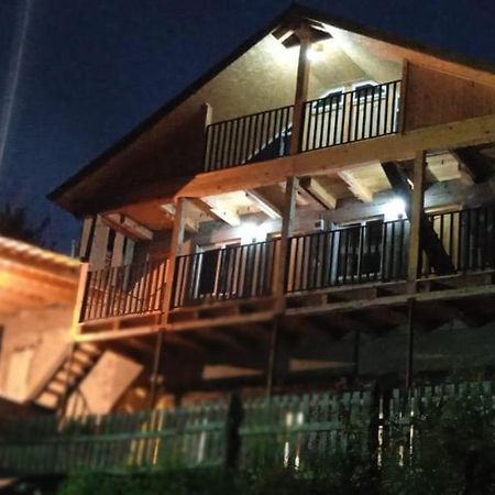 Elos Guesthouse Iprari Bagian luar foto