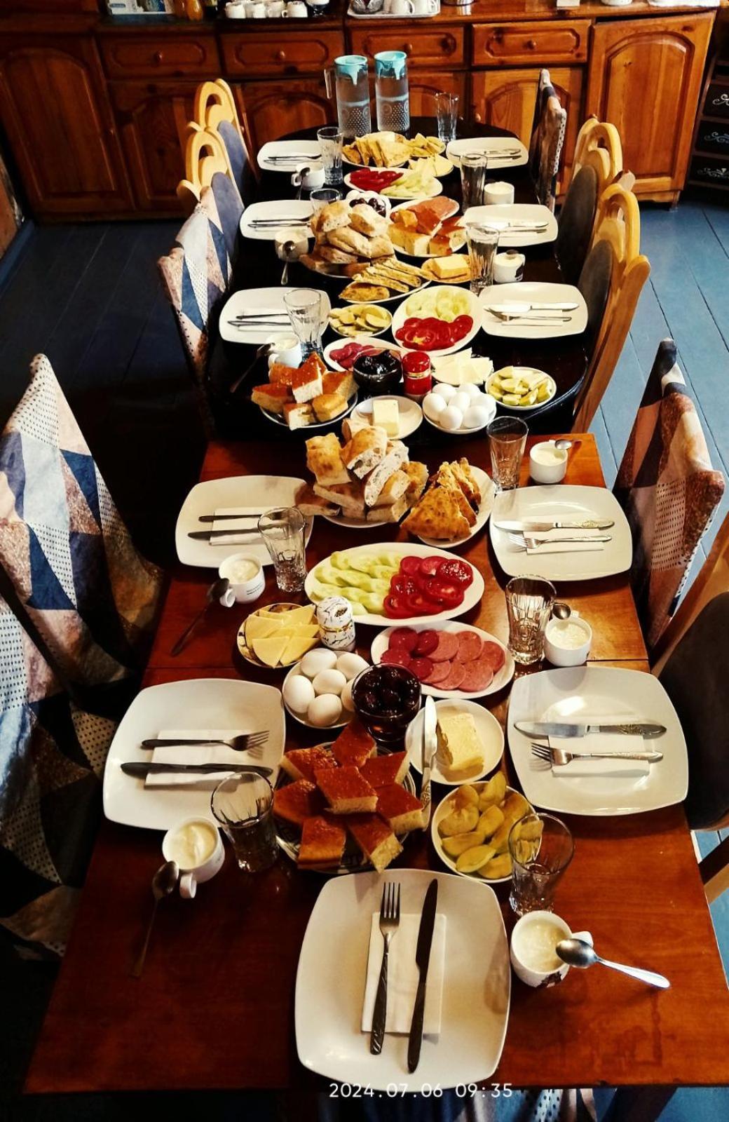 Elos Guesthouse Iprari Bagian luar foto
