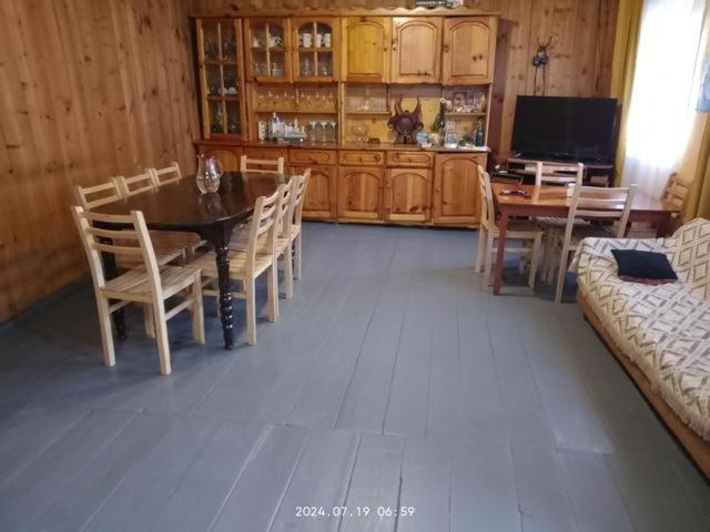 Elos Guesthouse Iprari Bagian luar foto
