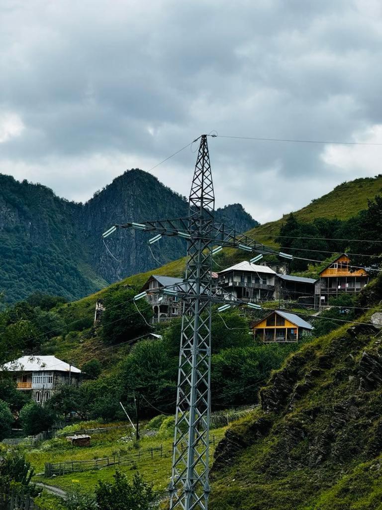 Elos Guesthouse Iprari Bagian luar foto