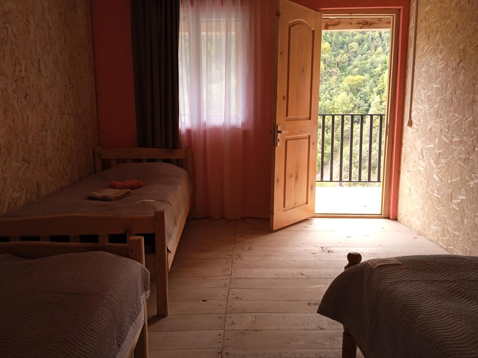 Elos Guesthouse Iprari Bagian luar foto