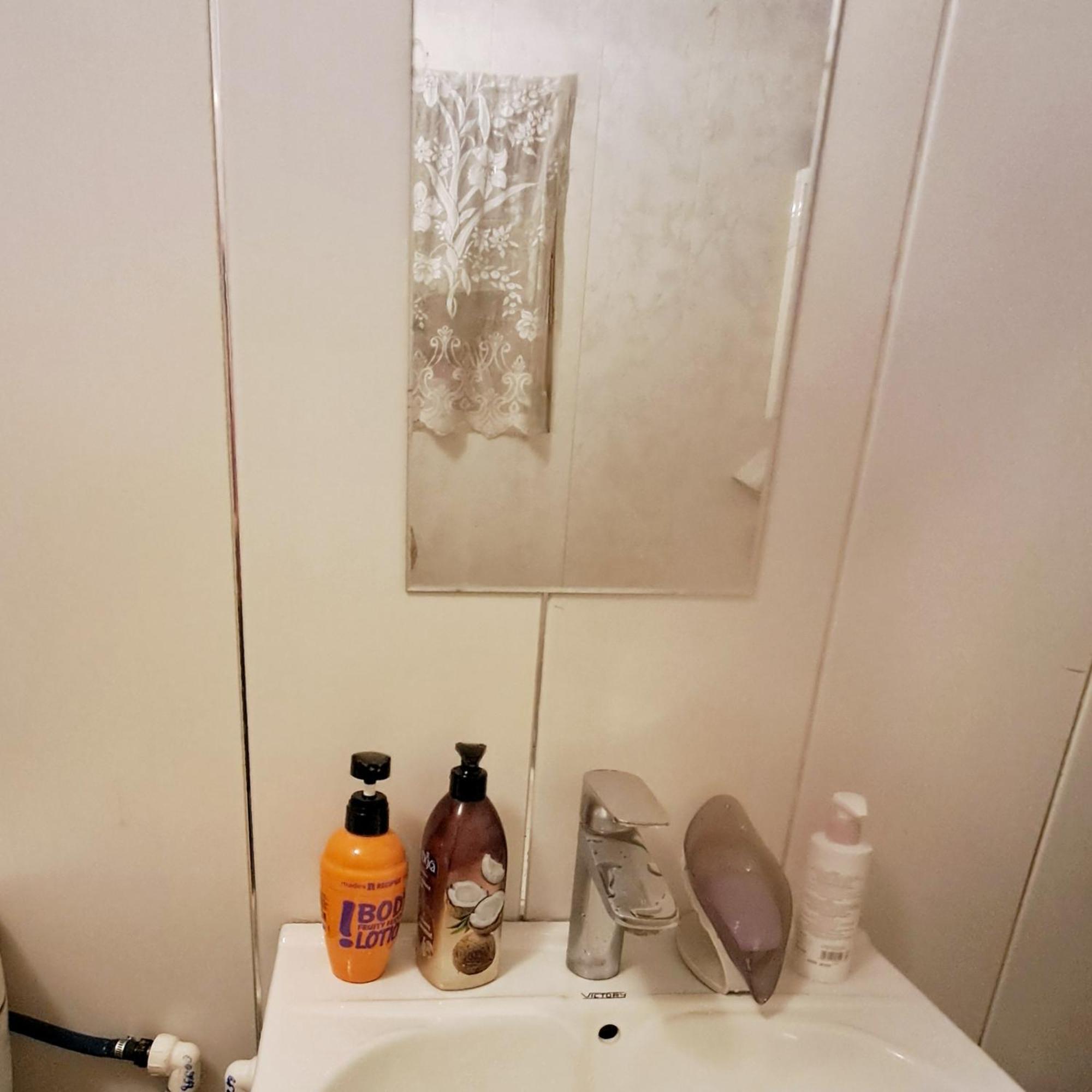 Elos Guesthouse Iprari Bagian luar foto